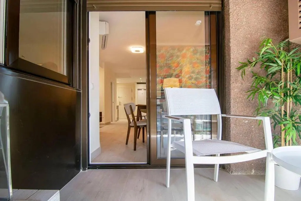 Beautiful Apartment next to Santiago Bernabeu by Batuecas
