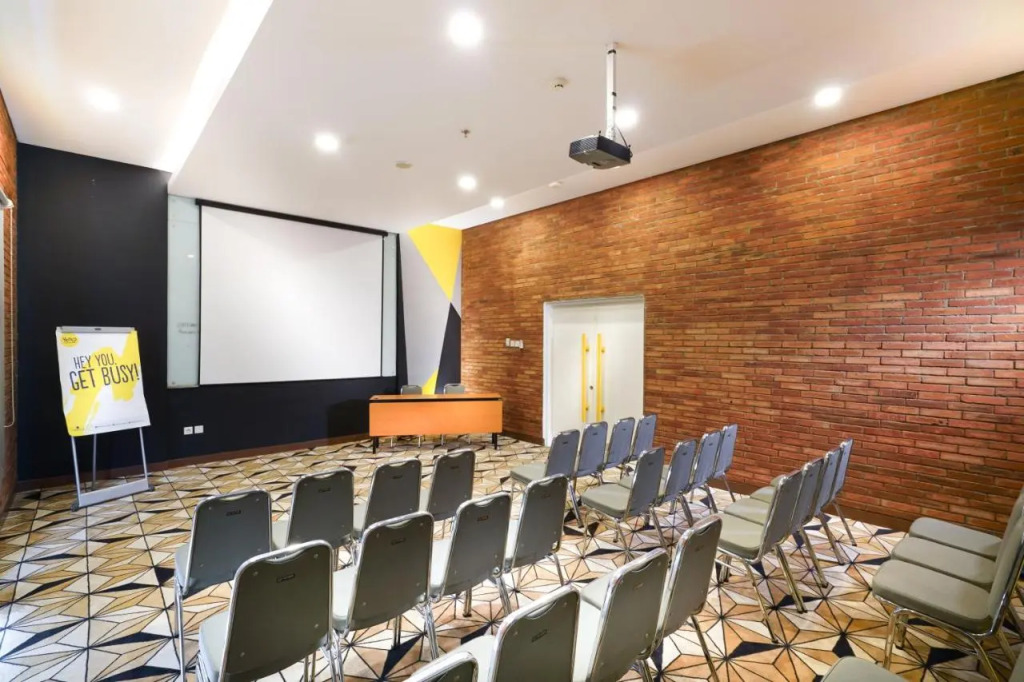 YELLO Hotel Manggarai Jakarta