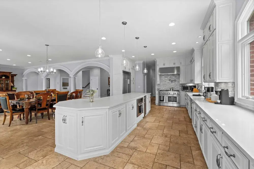 Flip Flop Therapy by Avantstay Lakefront Home w/ Game Room & Dock Access