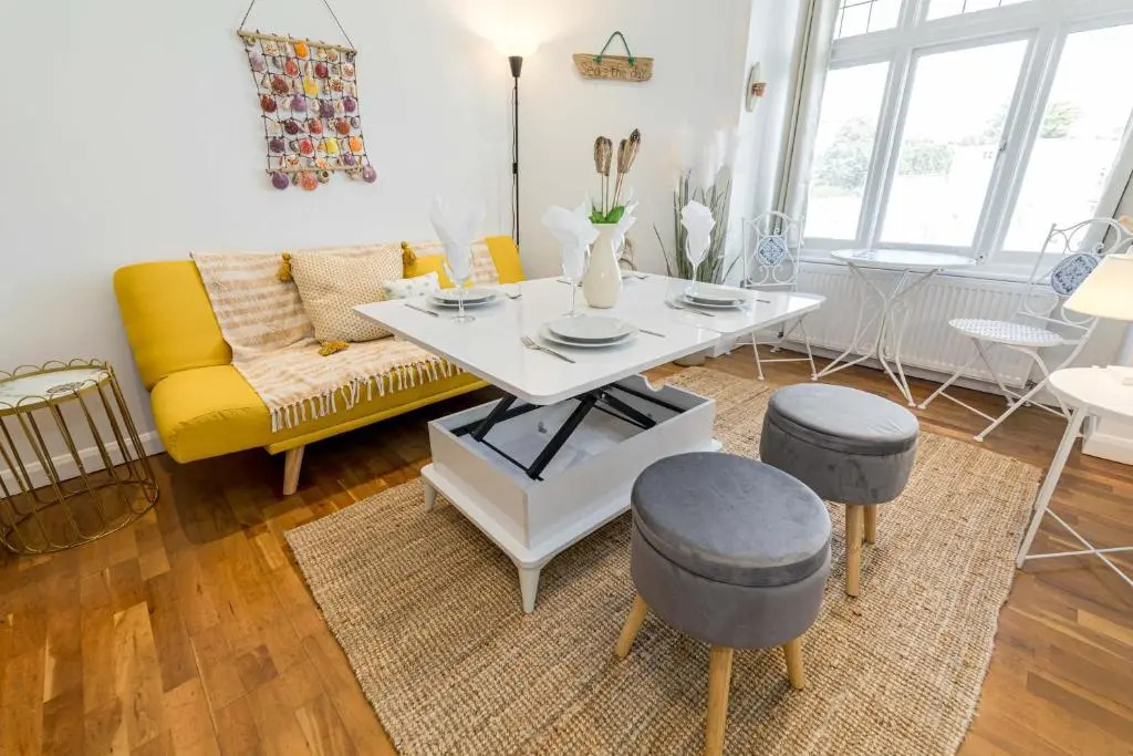 Sleek, Modern and Centrally Located 1bedroom flat with Free WiFi