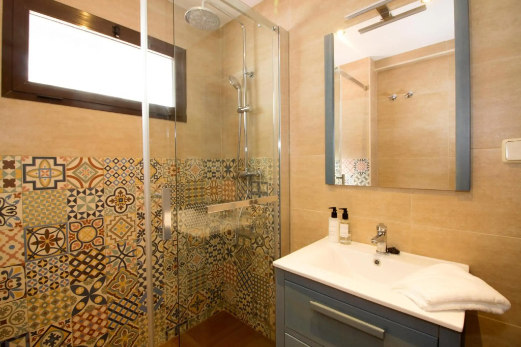 Perfectly located beachside apartment in Elviria Marbella