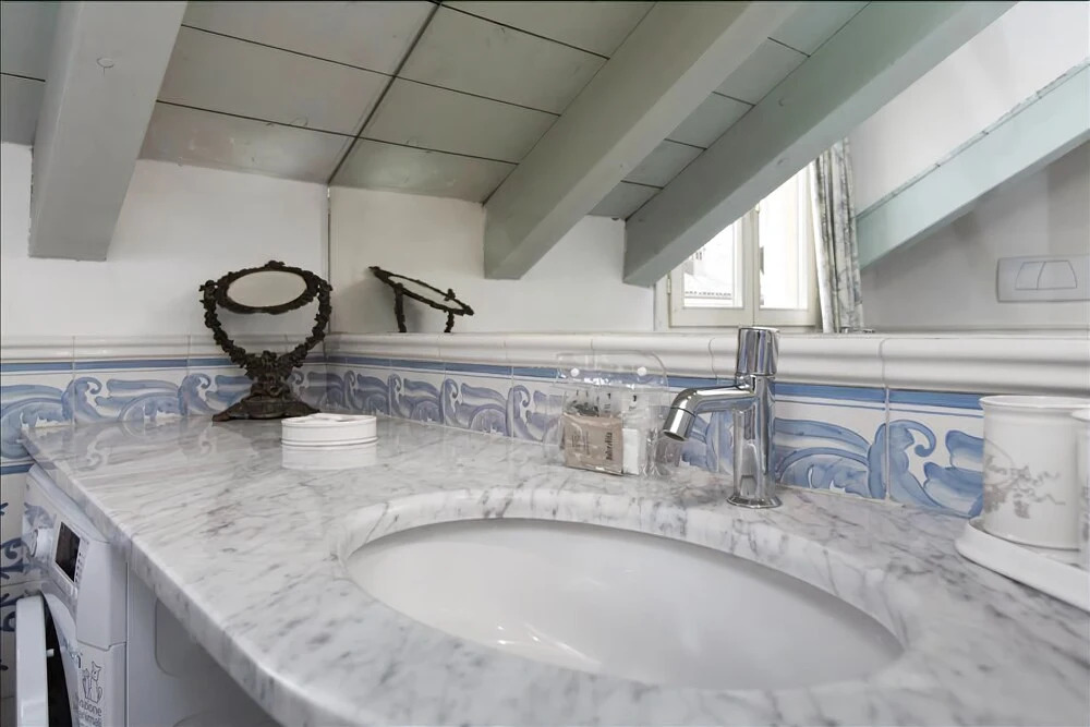 Bright 2bdr Duplex Close to Duomo