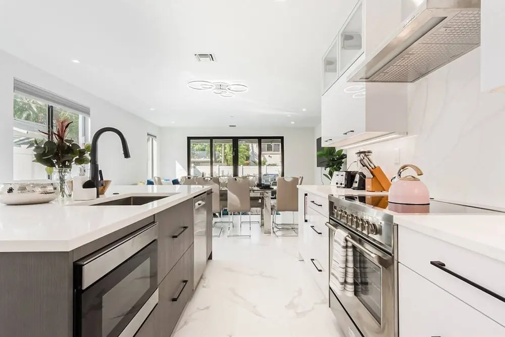Luxury Paradise Walk to Las Olas -5 Mins to Beach