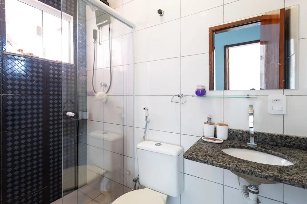 Casa com Churrasqueira a 550m da Praia Itaipua u