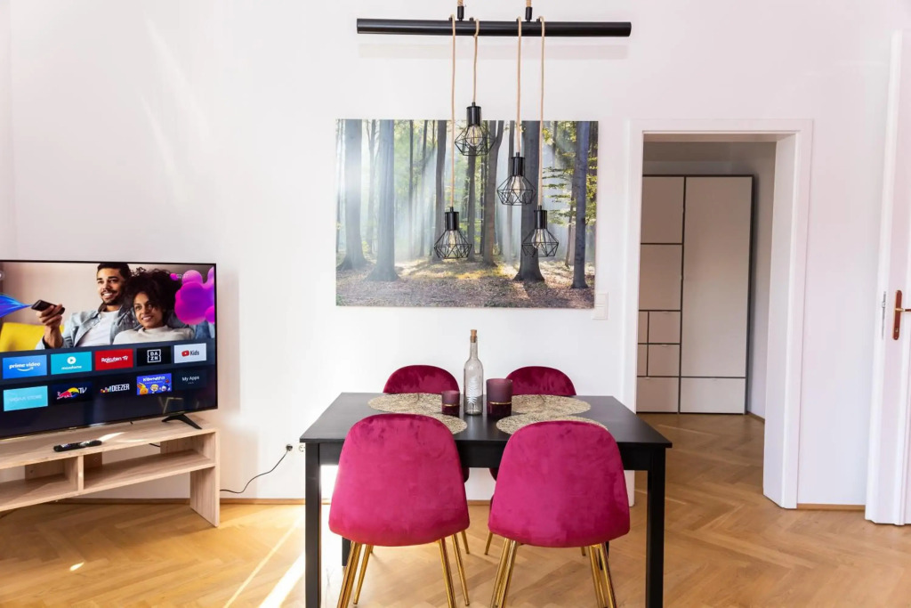Ruby luxurious new 1 bedroom apartment with view of Schönbrunn Palace