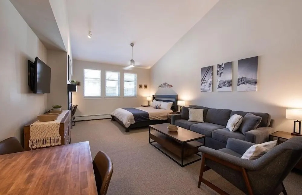 Sixth Floor Studio with Village and Mountain View - Fraser Crossing/Founders Pointe Premium-Rated 4669