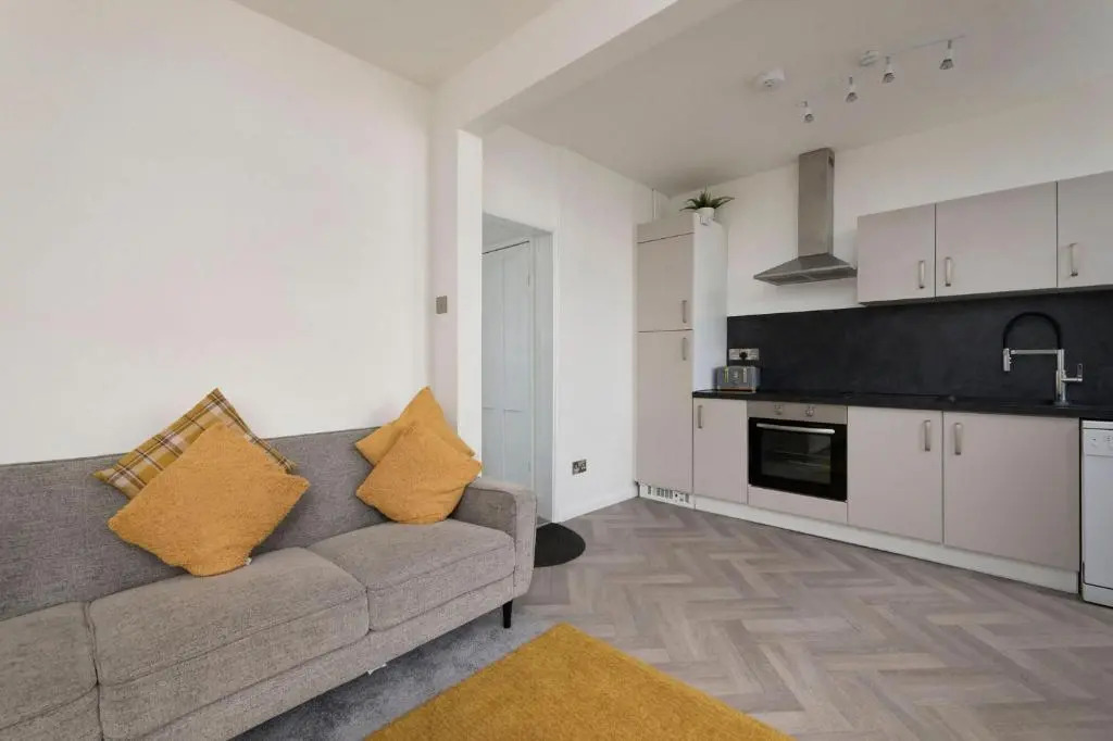 2BD Holiday Apartment in the Heart of Shaldon
