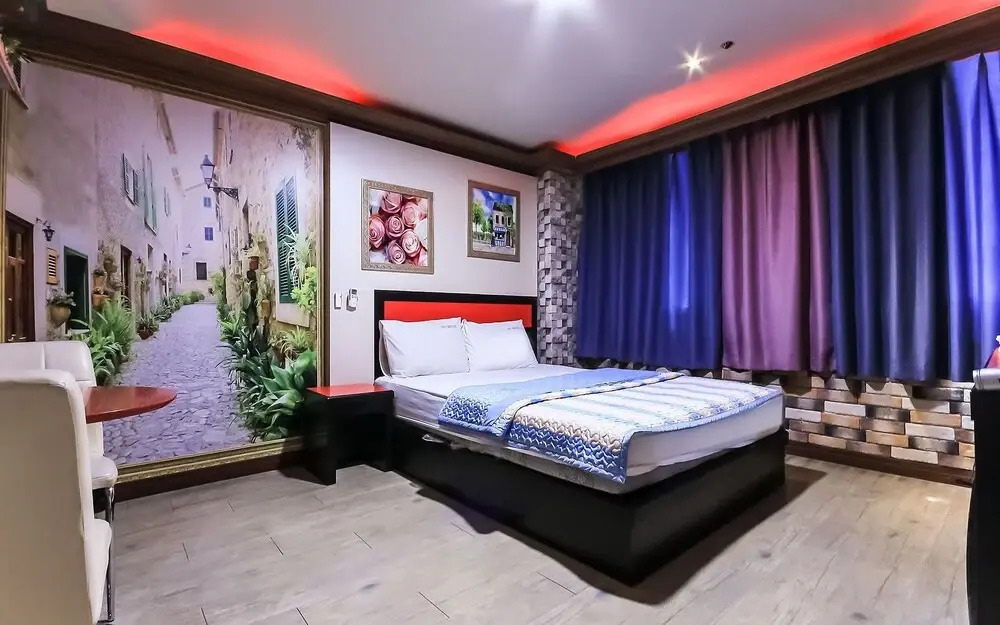 Changwon Bonggokdong Seven