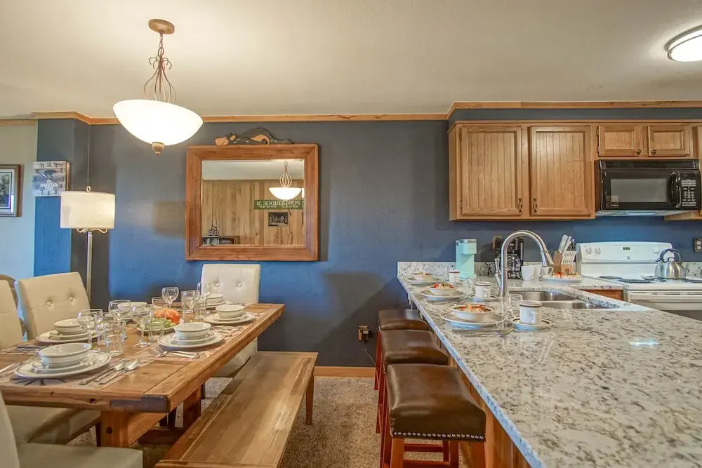 Powderidge #31: 2 Bedrooms, 2 Full Baths: Slope Side, Wood Fireplace