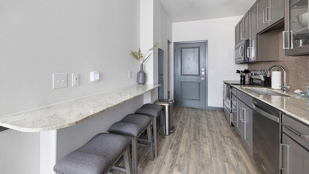 Landing Apartments Fort Worth near Cultural District