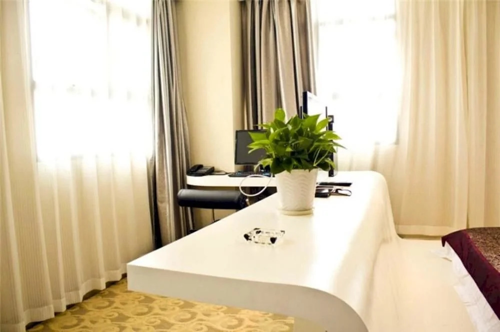Provence Garden Hotel Wuhan Guanggu Branch