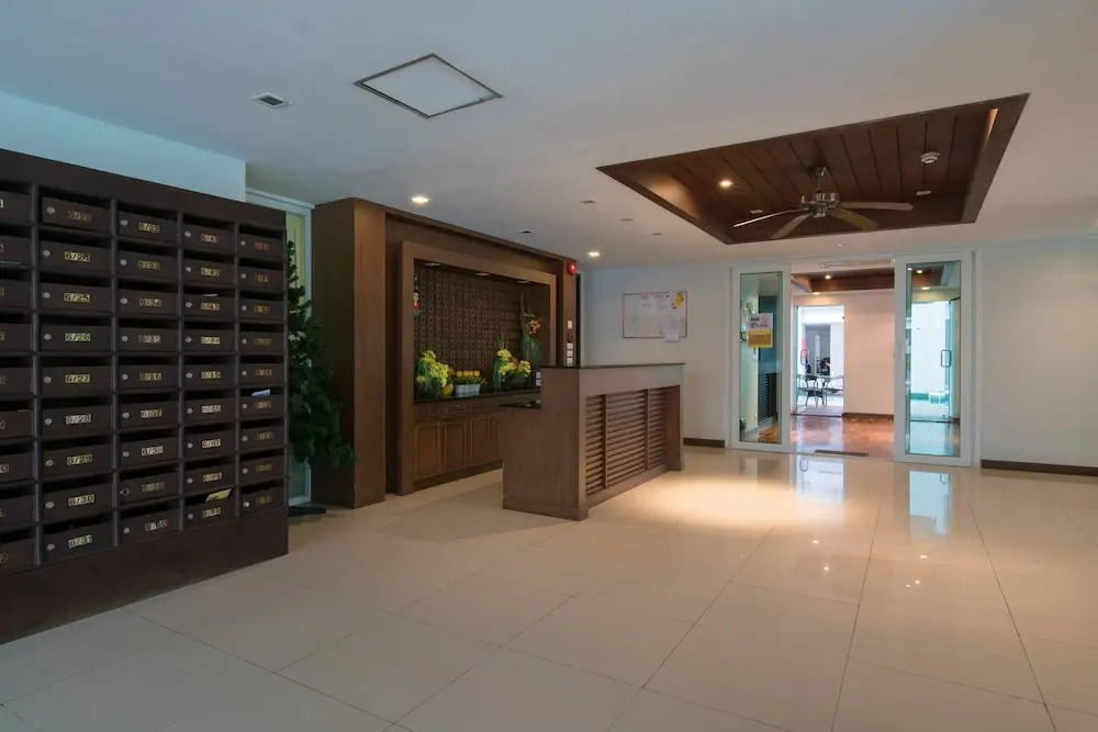 6-35 - 3 Bdr Condo With Balcony and Shared Pool