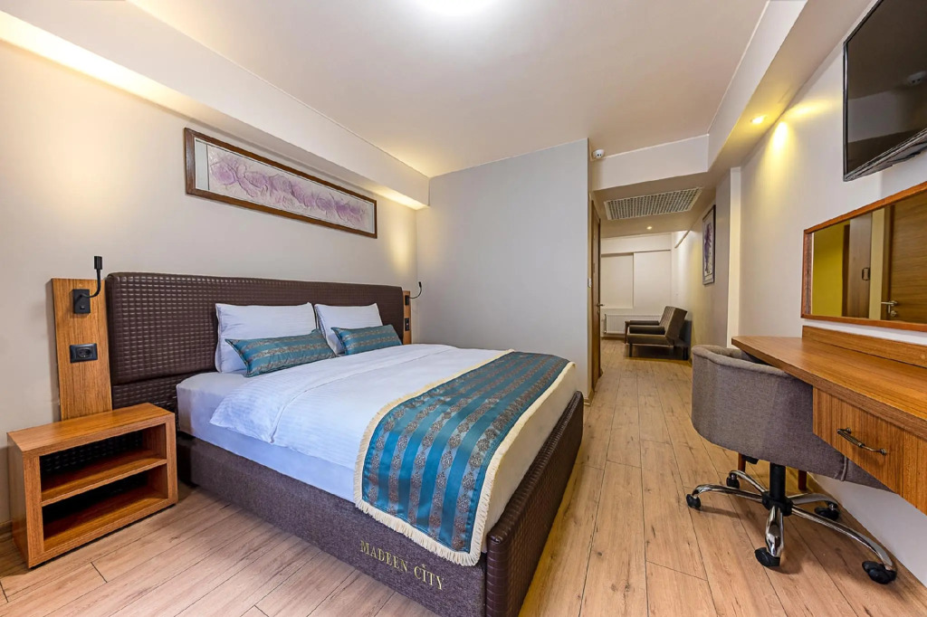 Madeen City Hotel