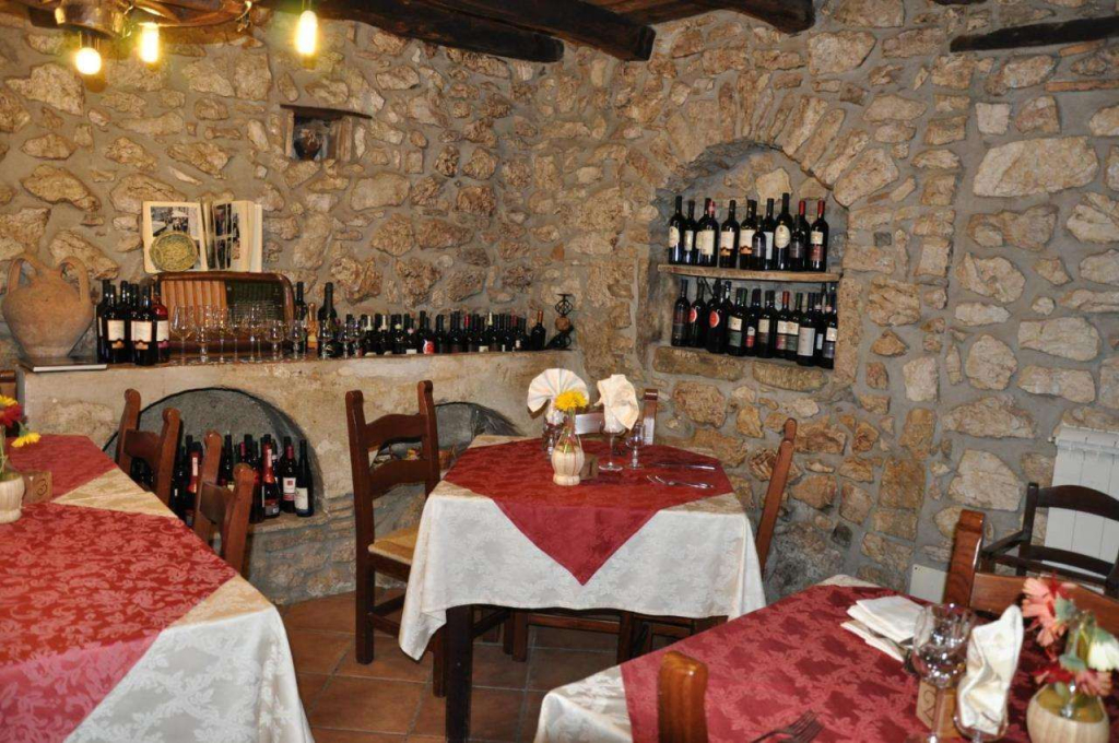 Al Piccolo Borgo Locanda Con Alloggio