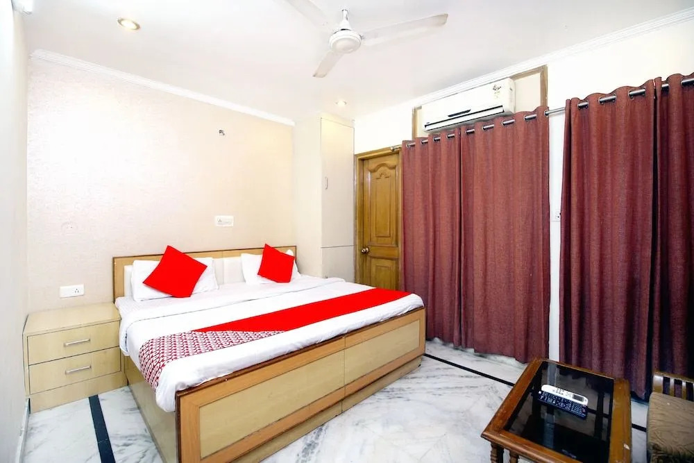 Oyo 41618 Hotel Regency