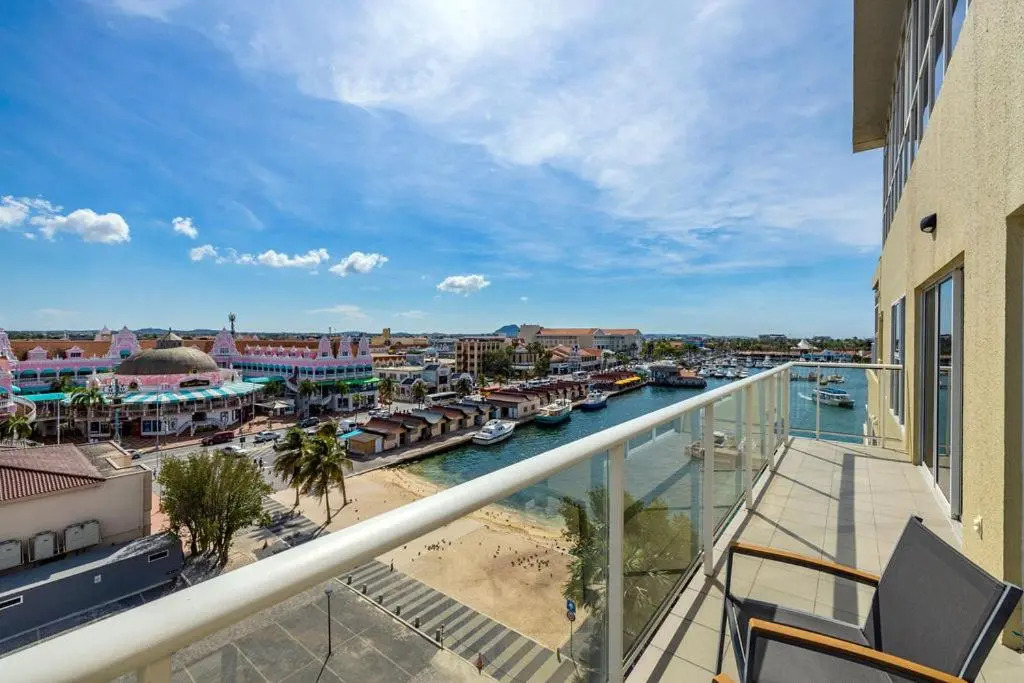 HH-3BS612 - Amazing Beach condo Oceanfront in Aruba!