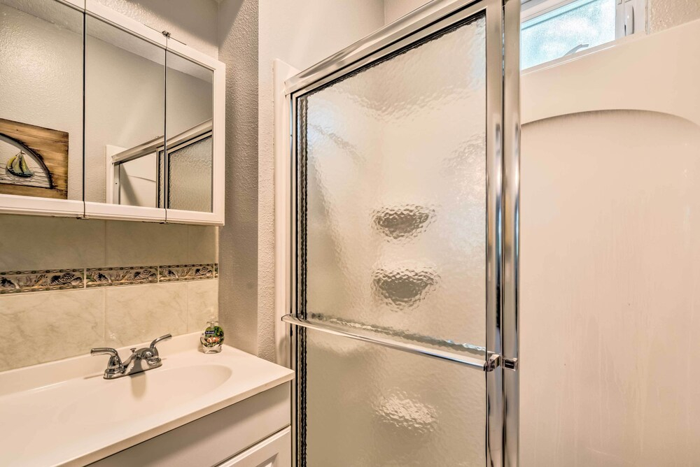 2 Mi to Beach: Canal-front Home in Hudson!