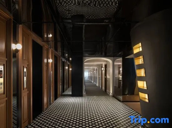 SFEEL Designer Hotel (Chengdu Jiuyan Bridge Niuwangmiao Subway Station)