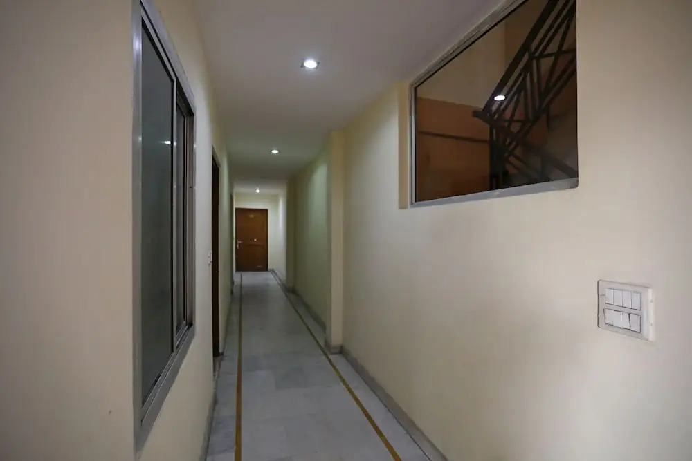 OYO Flagship 10282 Hotel Rishi