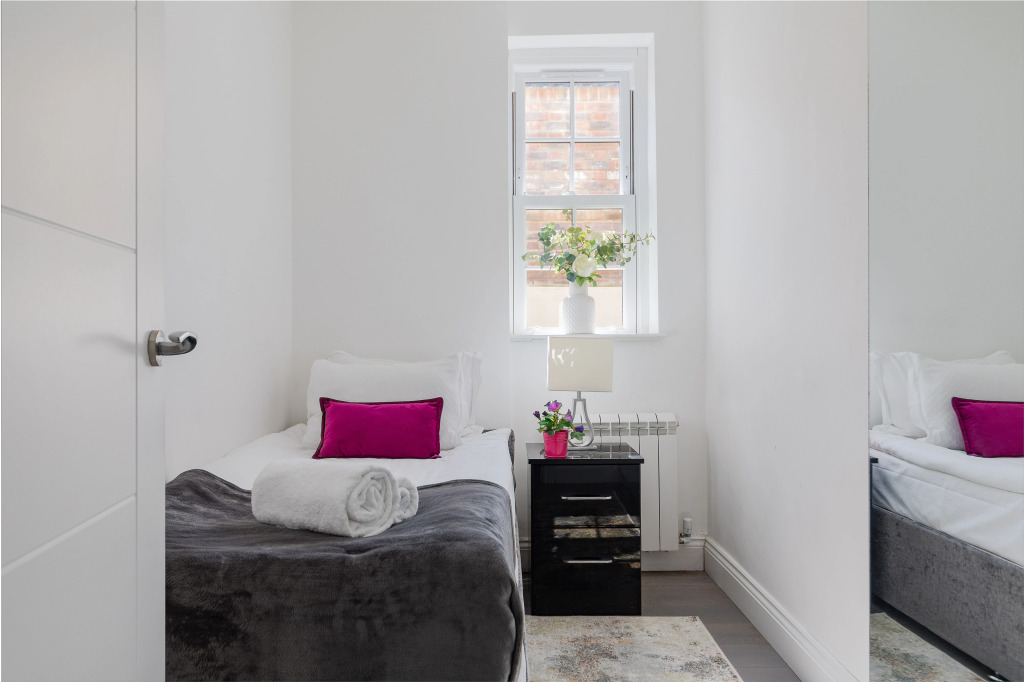 Brand new 3-bedroom with AC in Maida Vale
