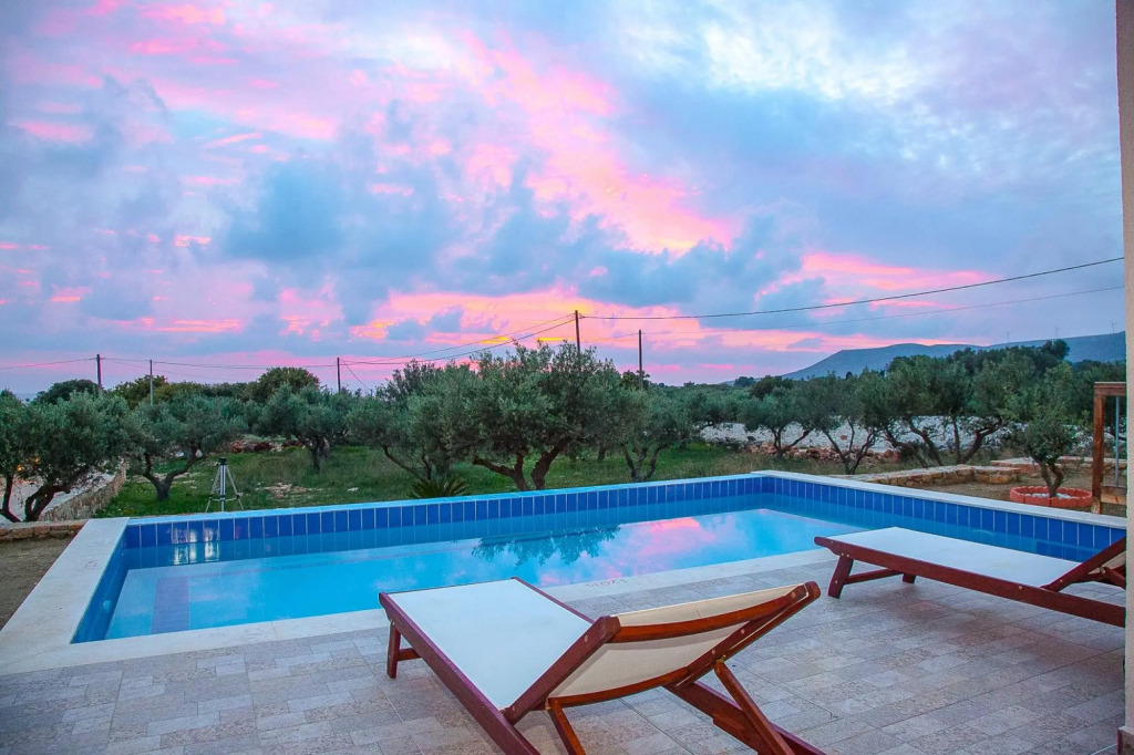 Vatsa Beach Villa Large Private Pool Walk to Beach Sea Views A C Wifi - 3021