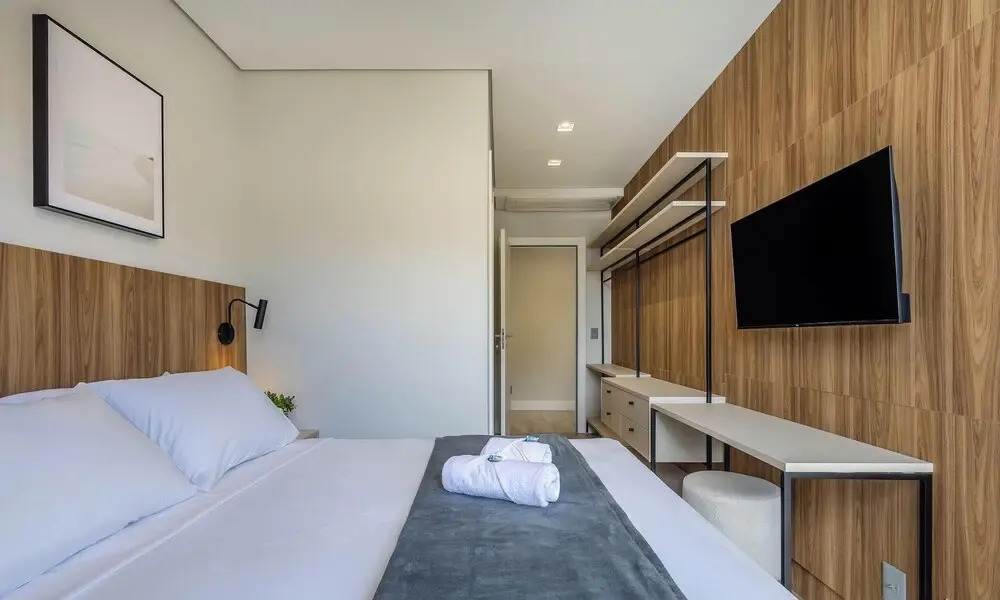 Building With Swimming Pool Next to Balneario Shopping in BC - TSO