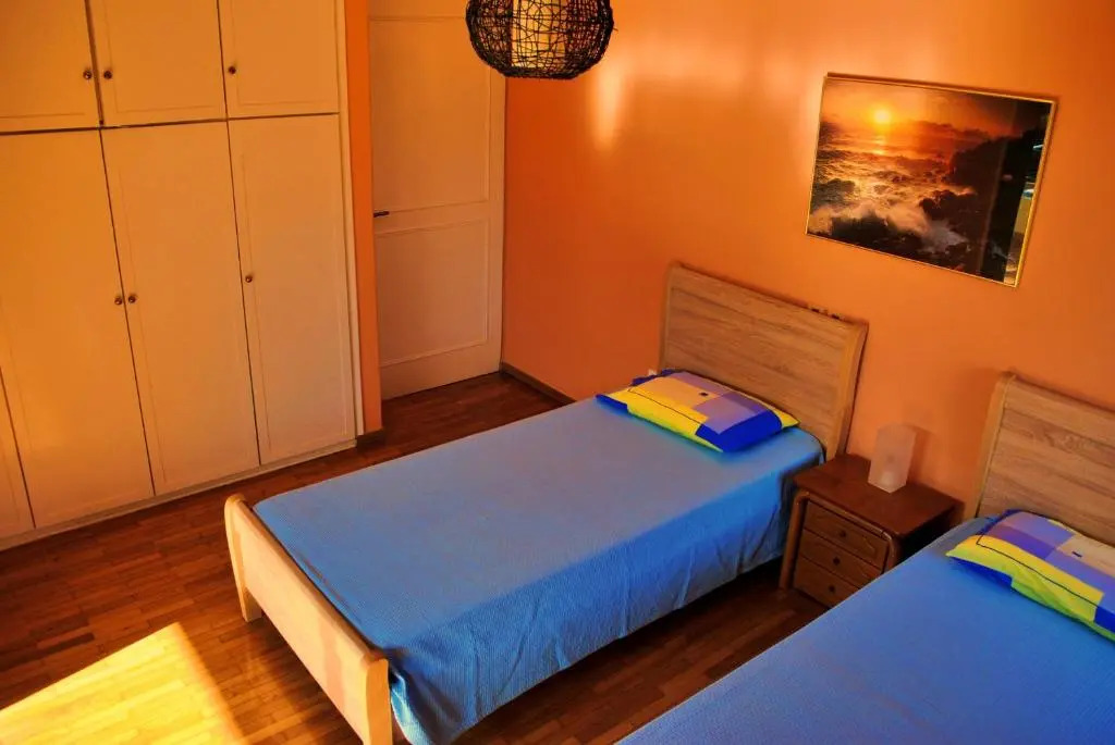 Sunny Beach Apartment Near Sounion