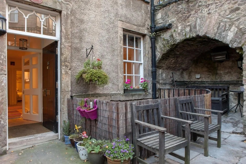 Central Cosy Home for 6 in Edinburgh