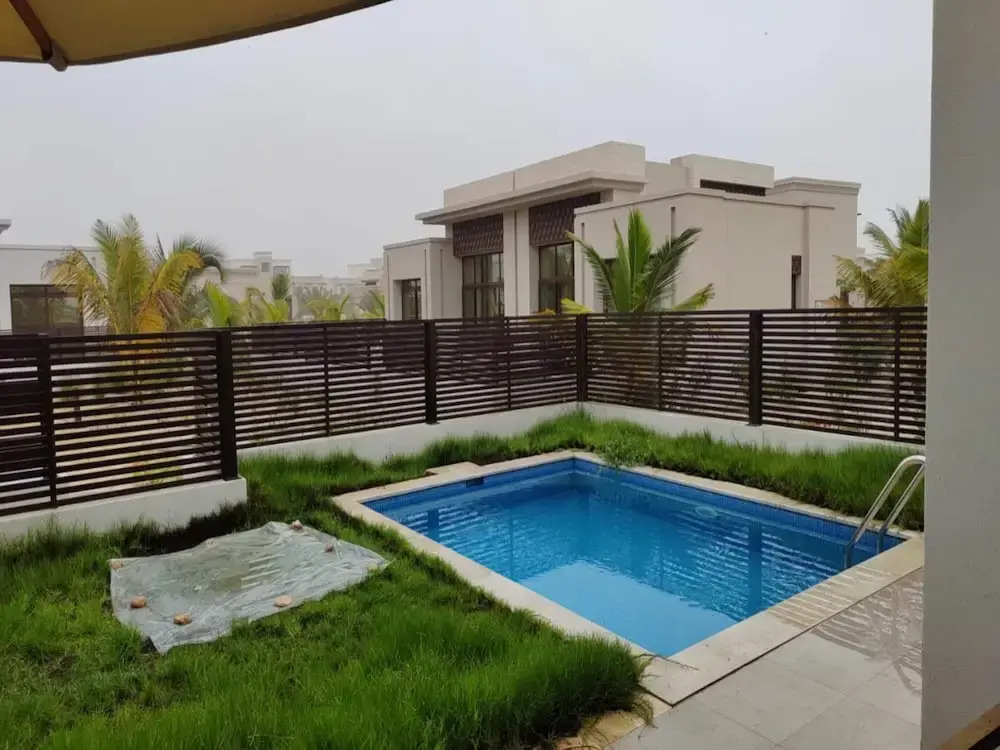 One-bedroom Oasis With Pool View