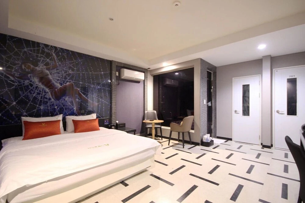 Changwon Myeongseodong Hotel V