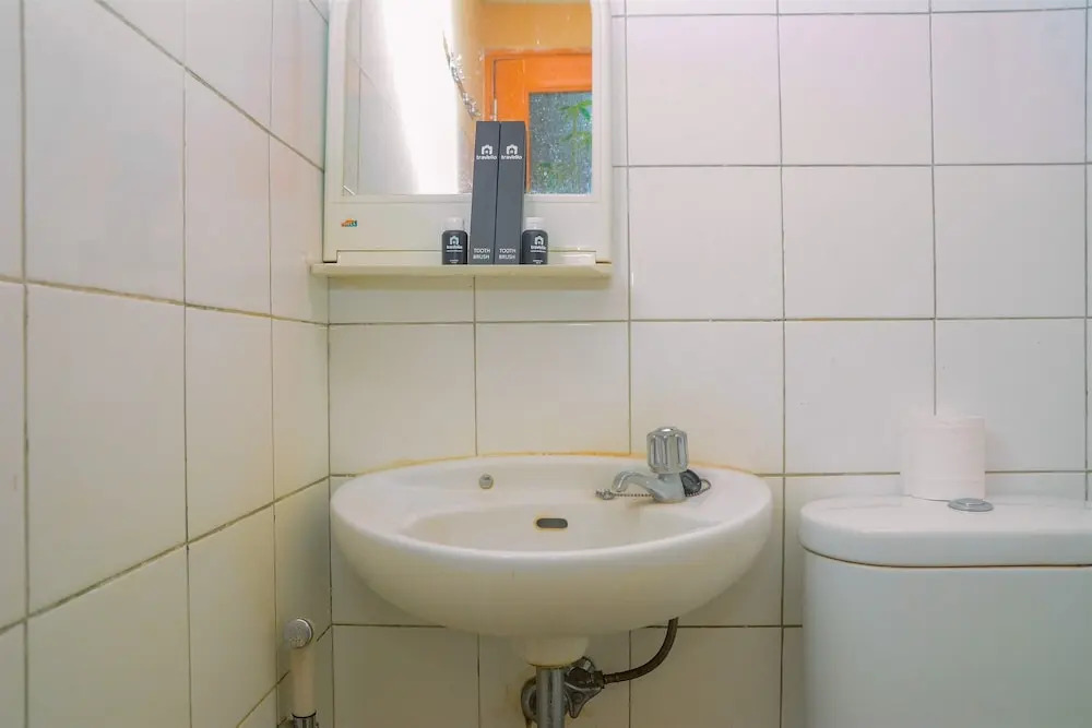 Good And Homey Studio At Kebagusan City Apartment