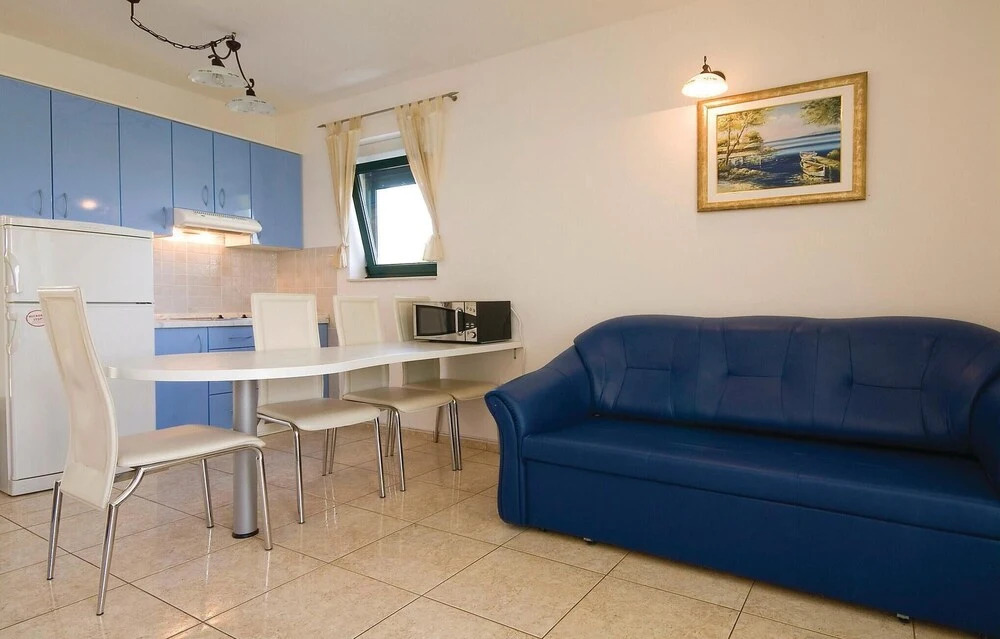 Amazing Home in Pasman With Wifi and 8 Bedrooms