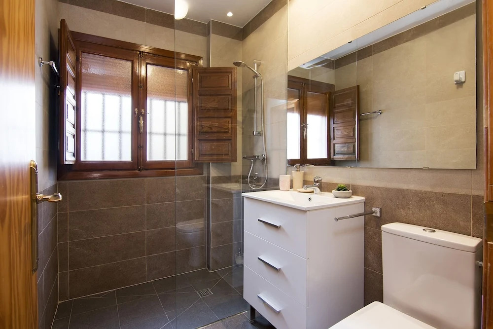 Alhambra Penthouse parking free