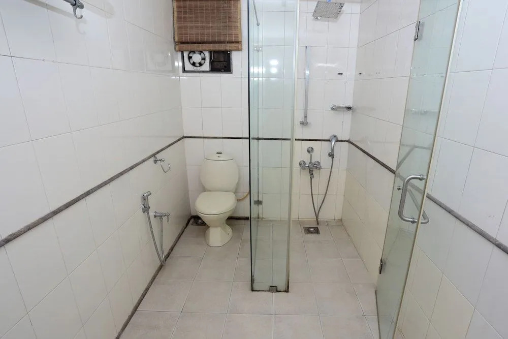OYO 28424 Coastal Residency