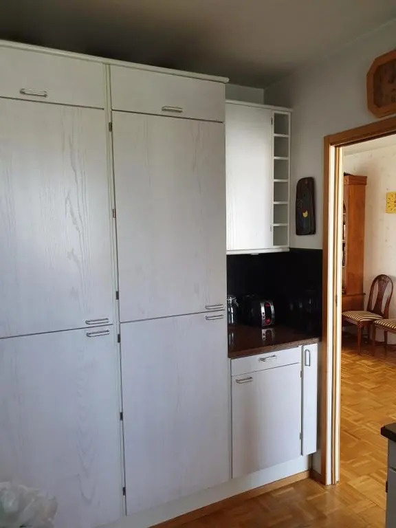 Large apartment with 4 bedrooms, central location