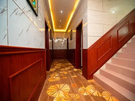 Chunlan Business Hotel