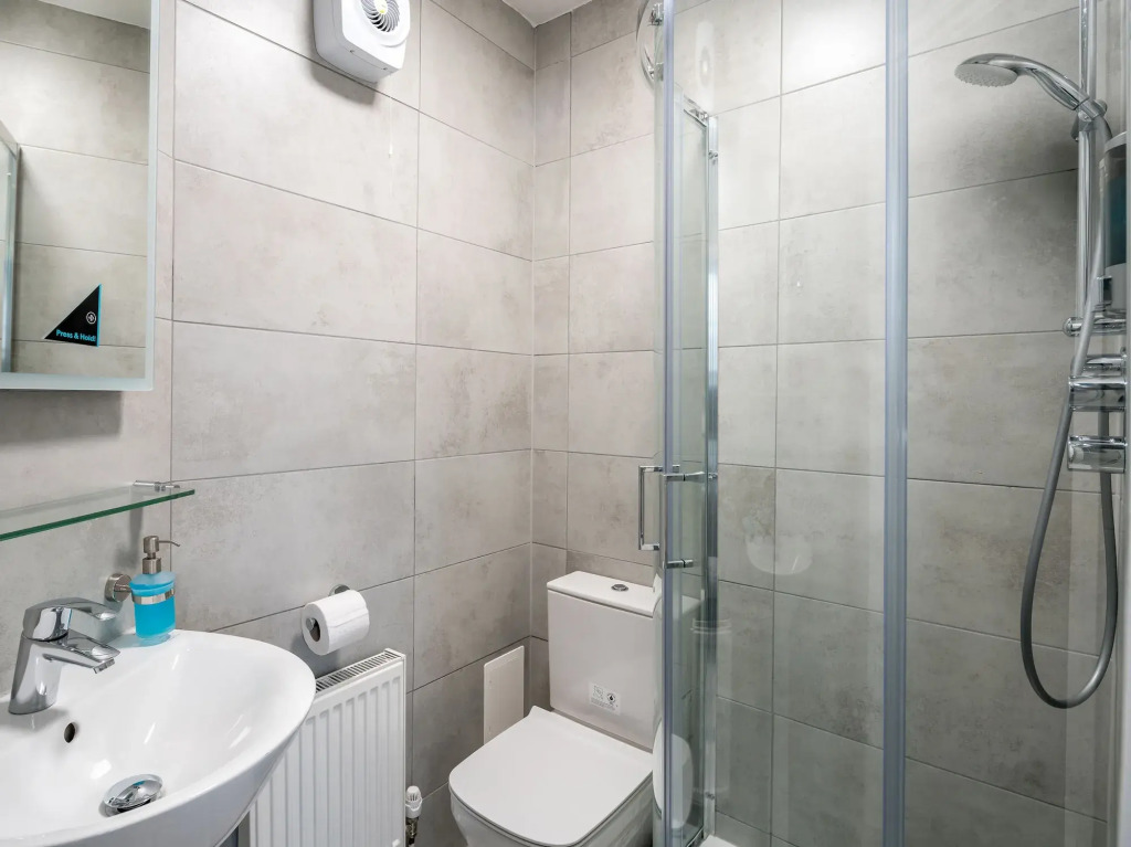 OYO Townhouse New England, London Victoria