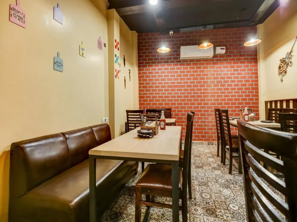 OYO Flagship 70397 Hotel Royal Kingz