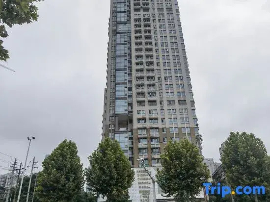 Moye Light Luxury Hotel (Wuyi Square IFS International Financial Center)
