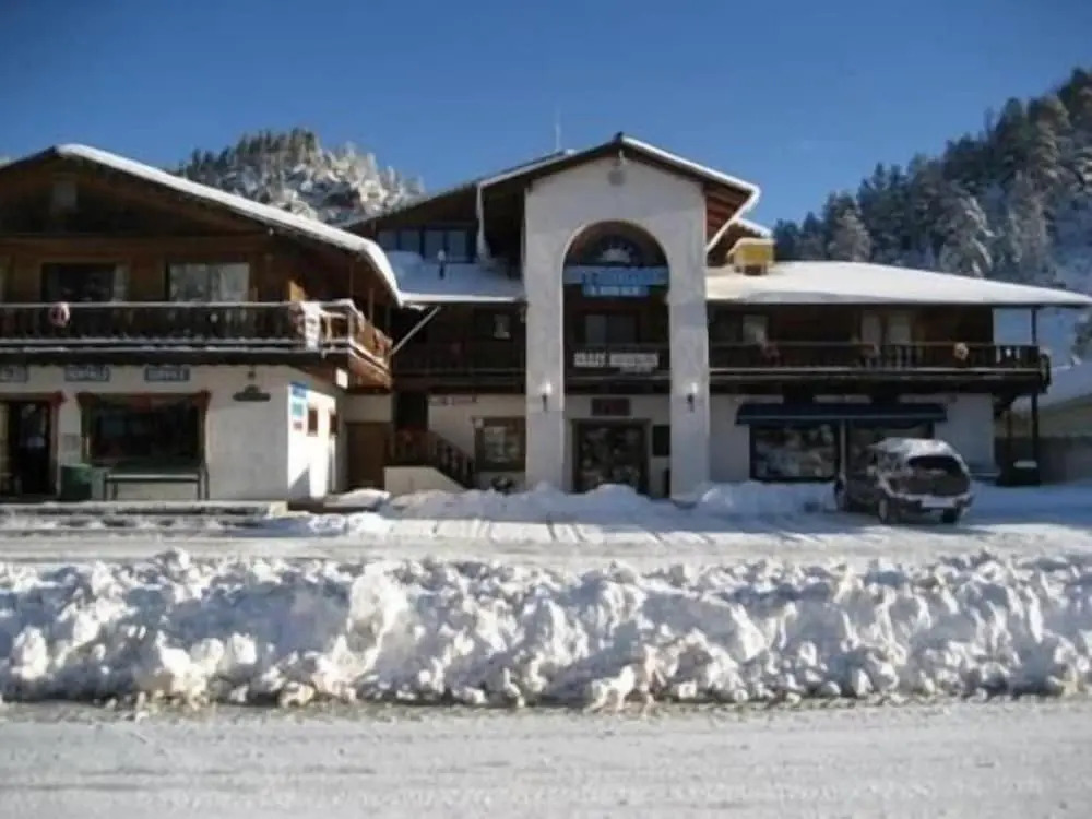 Sitzmark Sports Lodge