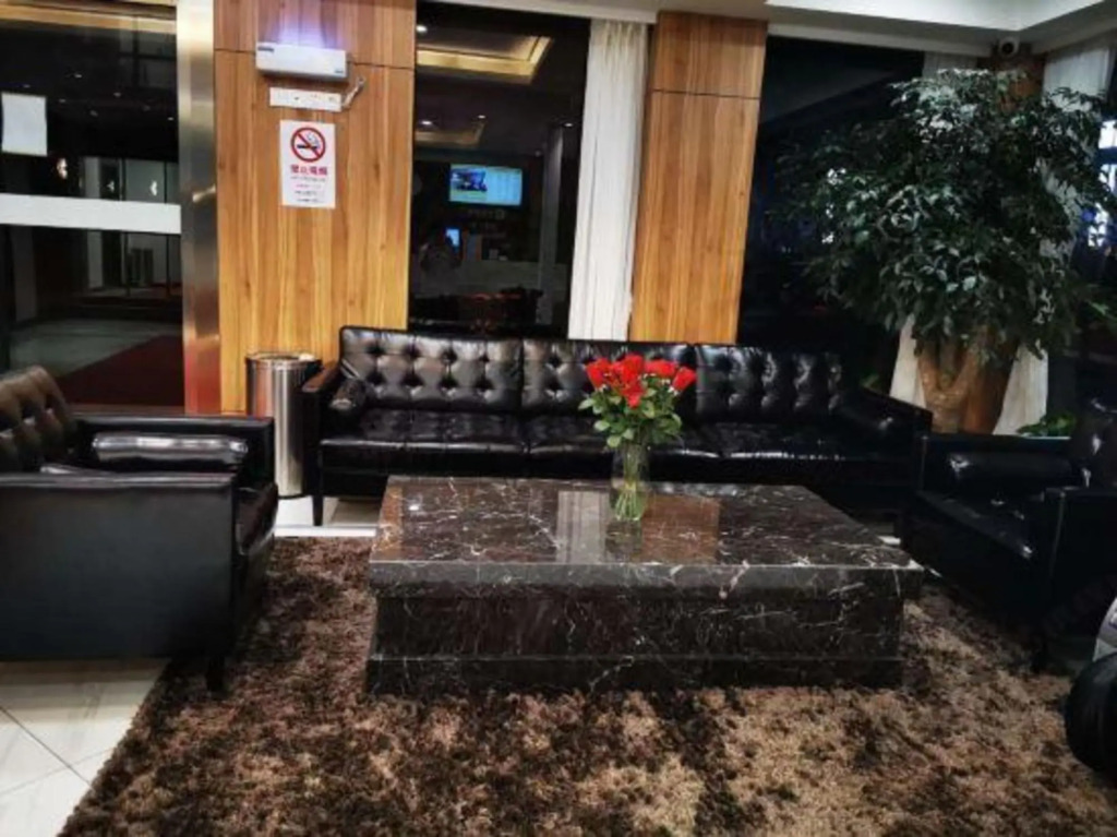 Shanghai Shenguang Hotel (College of electronics and information technology store)