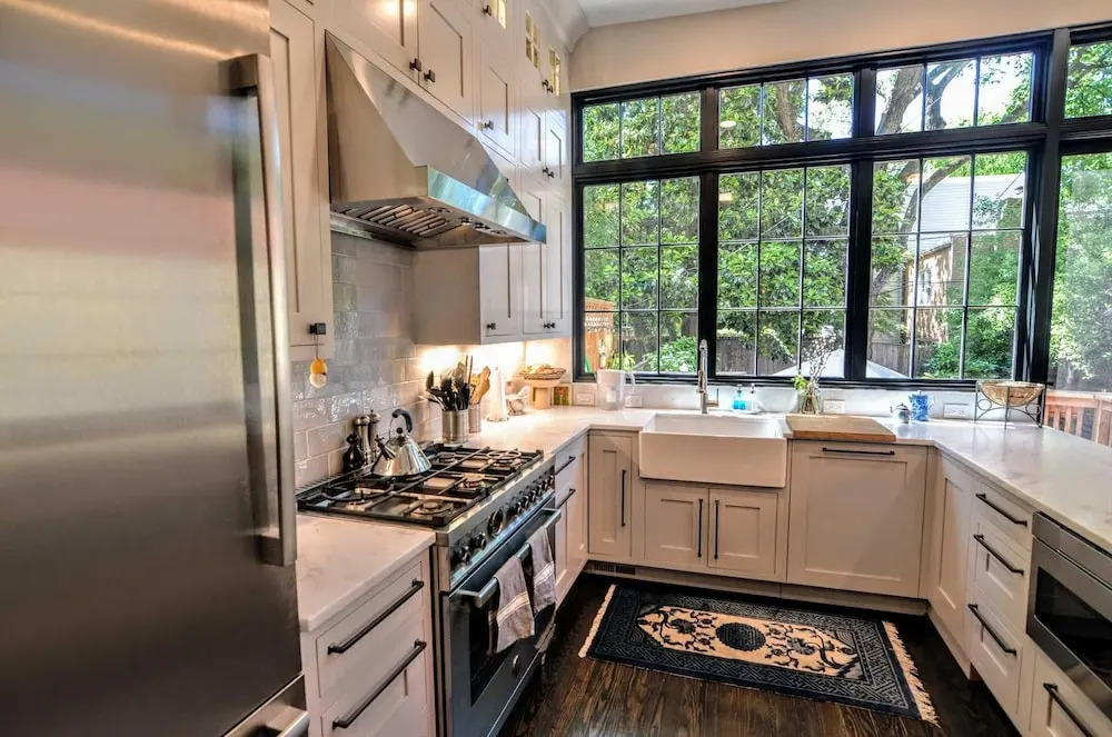 807 East Capitol St. - 4 Br Home