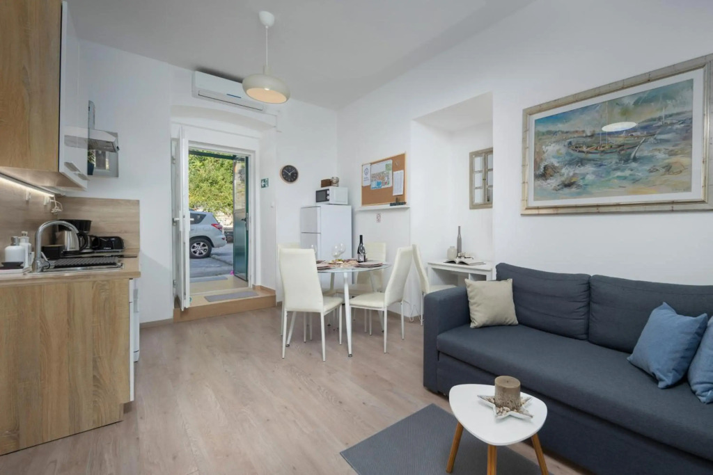 Naval apartment