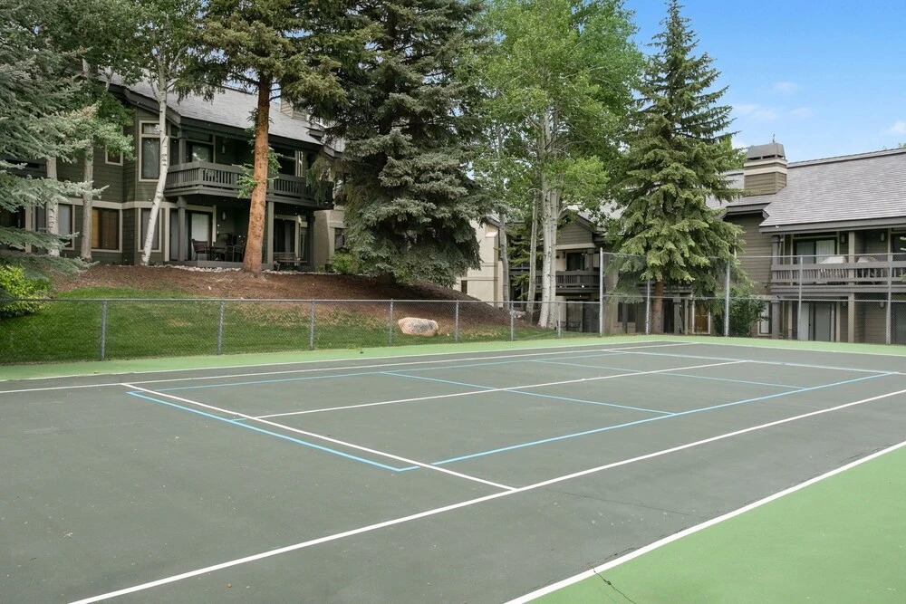 82 Ridgepoint 3 Bedroom Townhouse by RedAwning