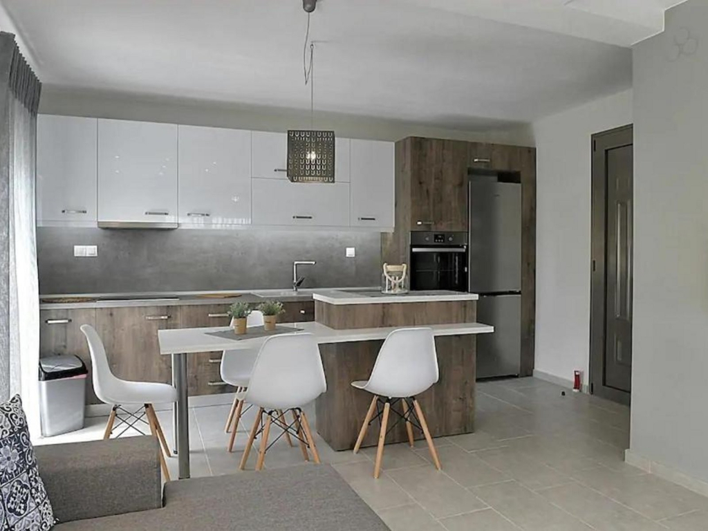 Crystallia SeaSide Maisonette by TravelPro Se...
