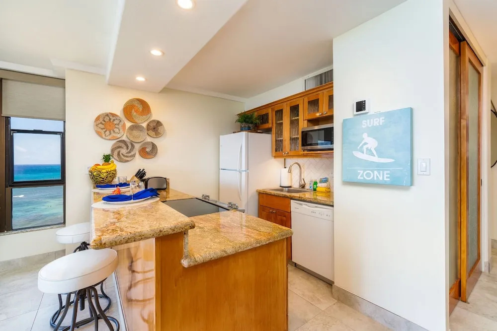 Maui Kai 908 Oceanfront 1 Bedroom 1 Condo by RedAwning