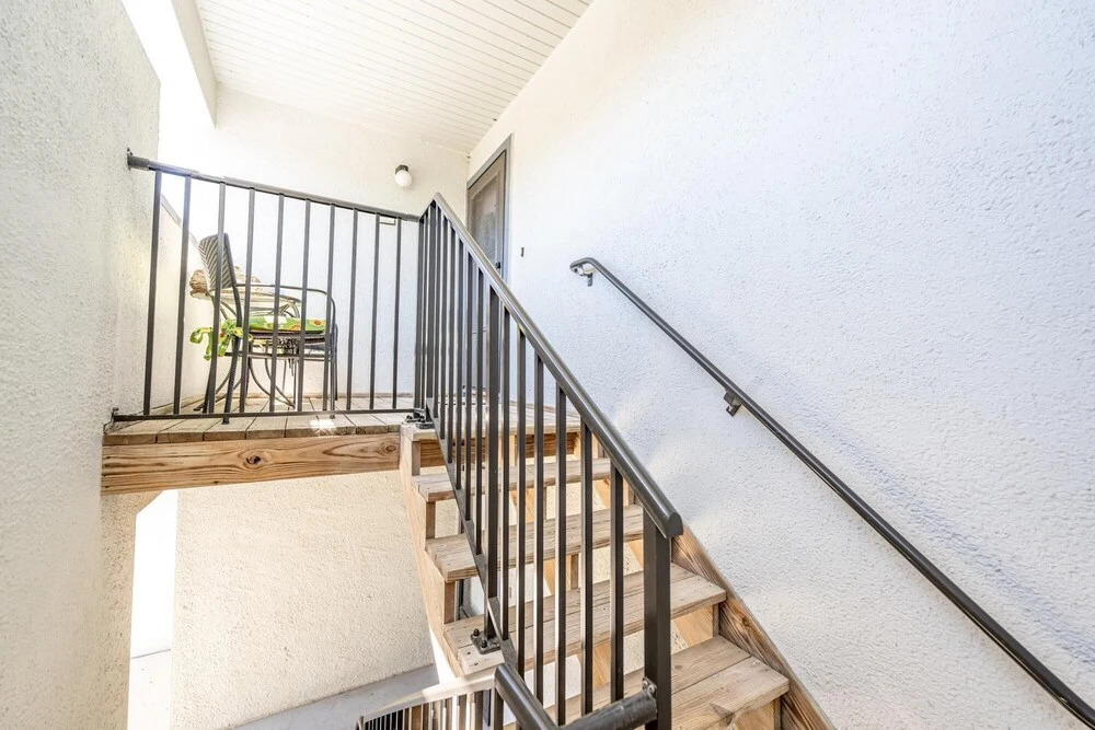 Seawinds 79 - Renovated 2 Bedroom Flat Upstairs Unit Lovely Lagoon View