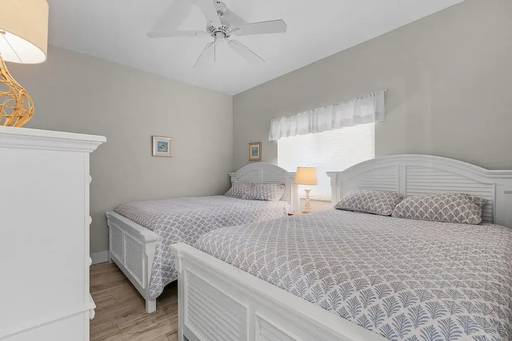 Casa Marina 432 Newly Remodeled, Water View 2 Bedroom Condo