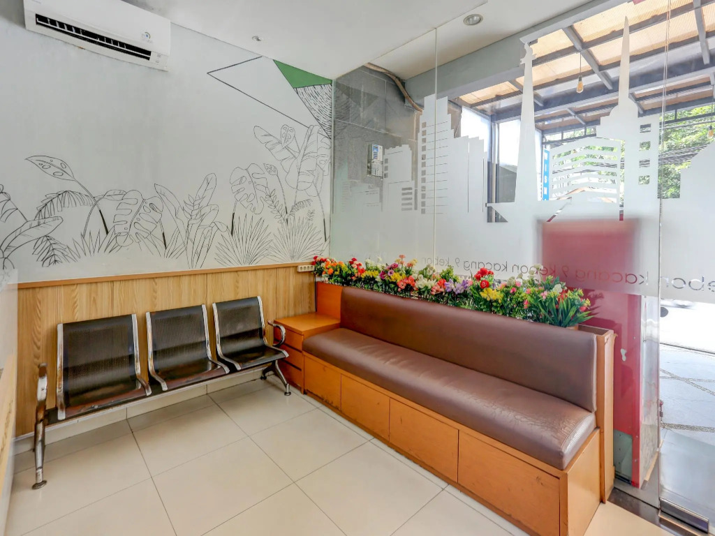 Super OYO Capital O 90056 Wisma Kebon Kacang 9