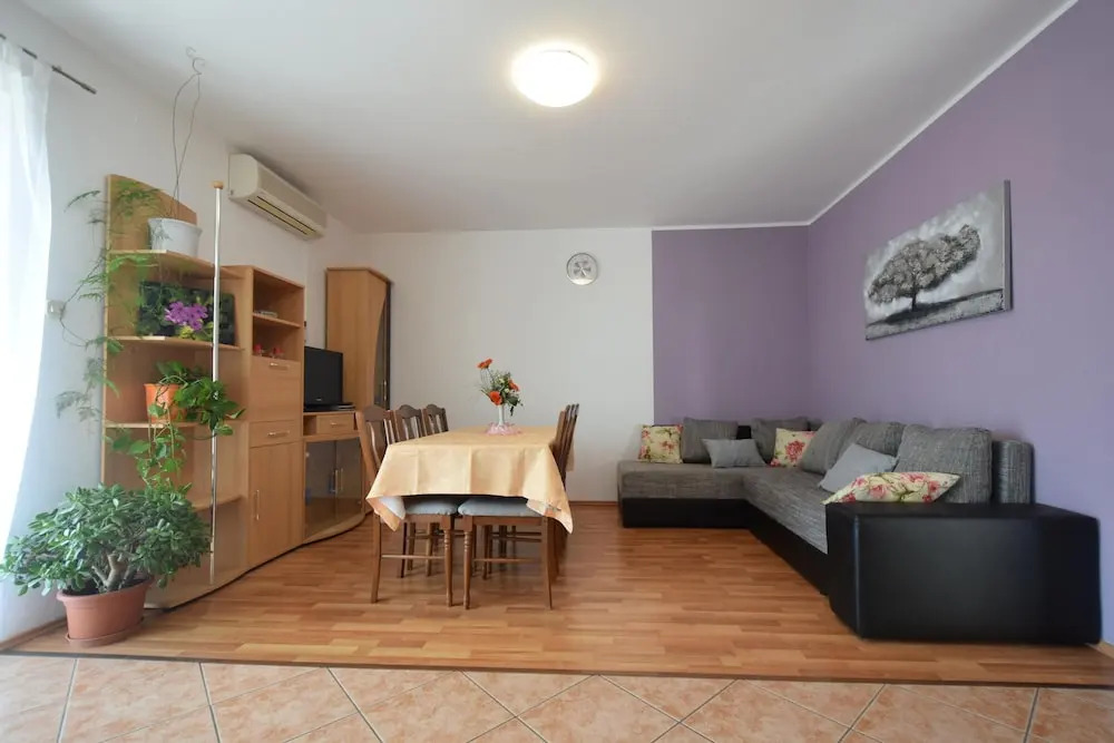Three Bedroom Apartment Pinezic